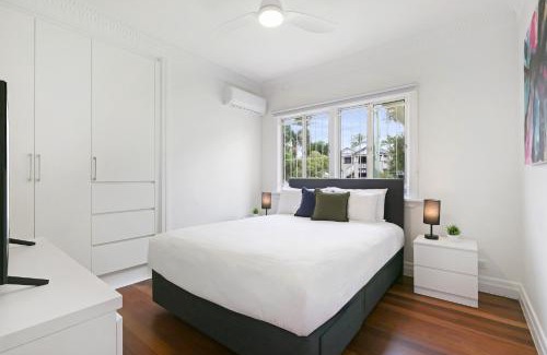 Morningside House | Spacious 3-Bed Home in Morningside with Backyard