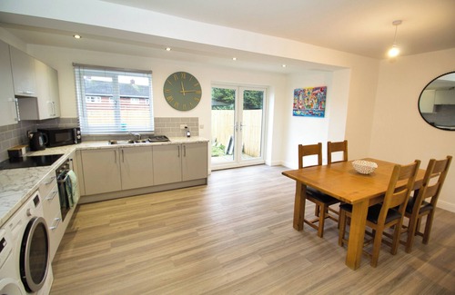 Ridgeway House | Spacious 3 Bed House - Newly Refurbished