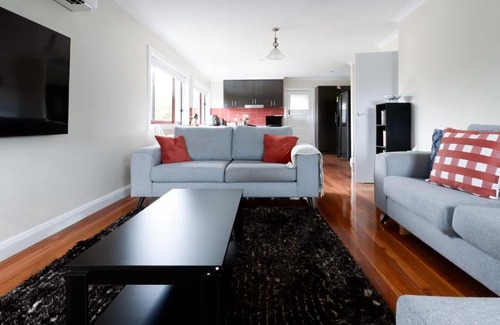Newstead House | Spacious 3-Bed Mins from City Centre