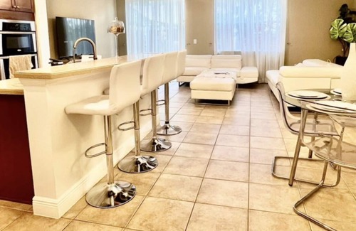 Oviedo House | Spacious 3 Bedroom 2.5 Bathroom