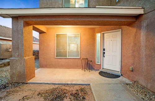 Las Cruces House | Spacious 3 bedroom 2.5 bath with 3 living areas