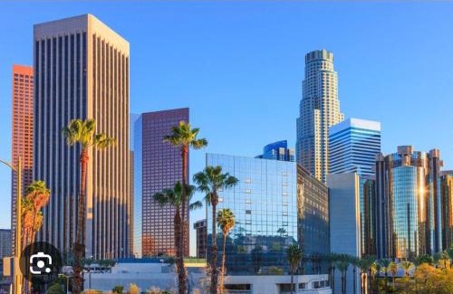 Los Angeles Apartment | Spacious 3 Bedroom 2 Bathroom Apartment with Free Onsite Parking