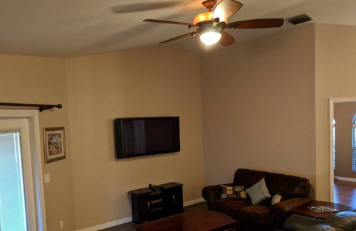Bay Crest Villa House | Spacious 3 bedroom 2 bath home in quiet neighborhood