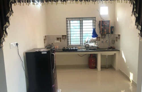 Hyderabad Apartment | Spacious 3-bedroom apartment with WiFi, AC in delightful Hyderabad by GRV Group.