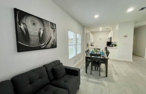 Harlingen Apartment | Spacious 3-bedroom apartment in wonderful Harlingen with WiFi, AC.