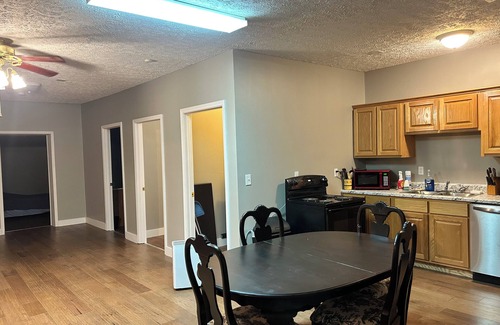 Jamestown Apartment | Spacious 3 bedroom apartment 3 miles from Wolf Creek Dam. Pet friendly!
