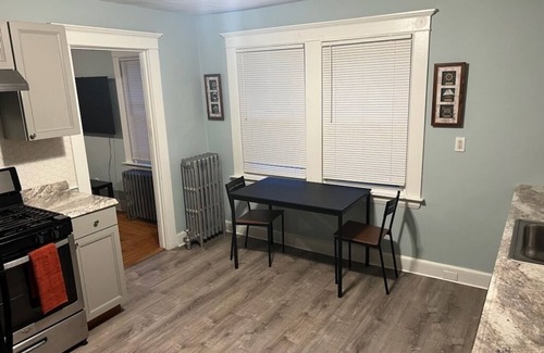 West New Haven Apartment | Spacious 3-bedroom apartment with WiFi, AC in fabulous New Haven