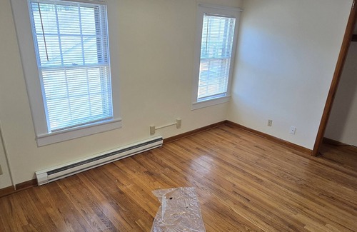 Sandy Hook Apartment | Spacious 3-bedroom apartment with AC, WiFi in awesome Newtown