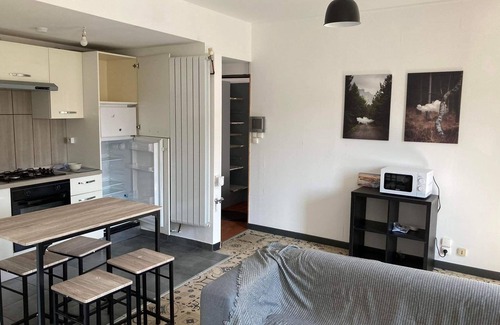 Longwy Apartment | Spacious 3-bedroom apartment 5 minutes walk to Longwy train station
