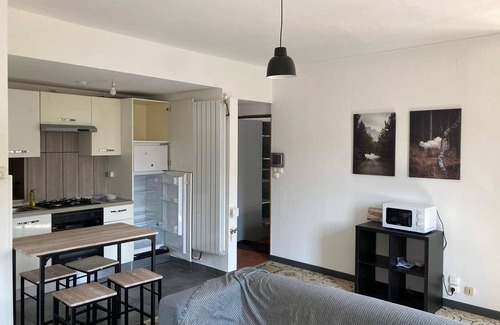 Longwy Apartment | Spacious 3-bedroom apartment 5 minutes walk to Longwy train station