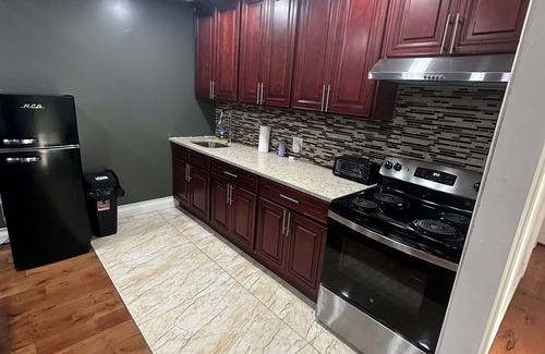 Queens Apartment | Spacious 3-bedroom apartment in cool Queens with WiFi, AC