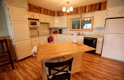 Munising Apartment | Spacious 3 Bedroom Apt. ON TRAIL 422 with FUEL!