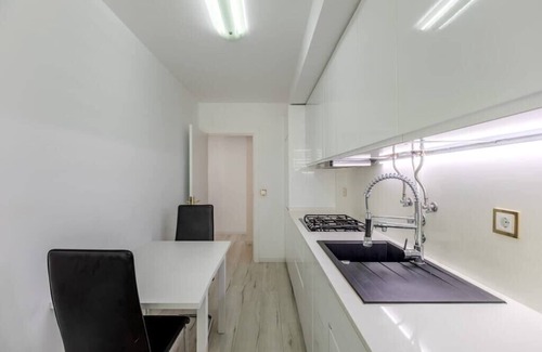 Santa Clara Condo | Spacious 3-bedroom condo in Lisbon