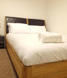West Thurrock Apartment | Spacious 3 bedroom with garden
