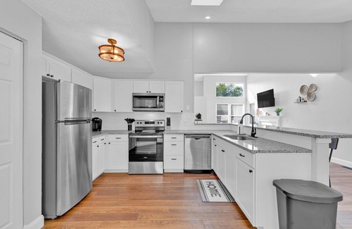 O'Fallon House | Spacious, 3 bedroom home, finished basement on quiet court