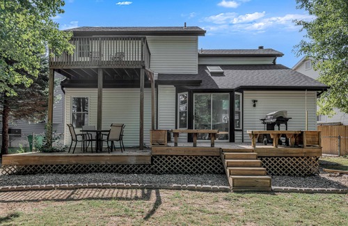 O'Fallon House | Spacious, 3 bedroom home, finished basement on quiet court