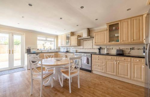 Langley Marish House | SPACIOUS 3 BEDROOM HOME - GREAT FOR FAMILIES!
