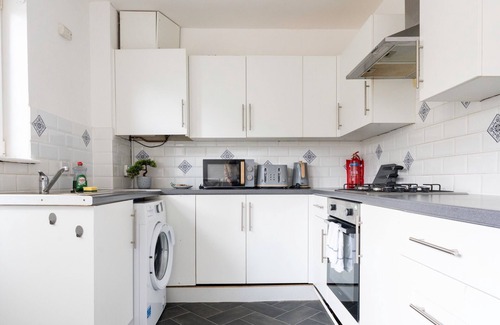 Airdrie House | Spacious 3-Bedroom House in North Lanarkshire