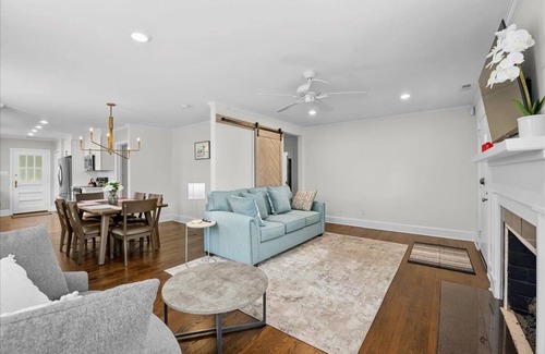 Barclay Downs House | Spacious 3 Bedroom in Myers Park!
