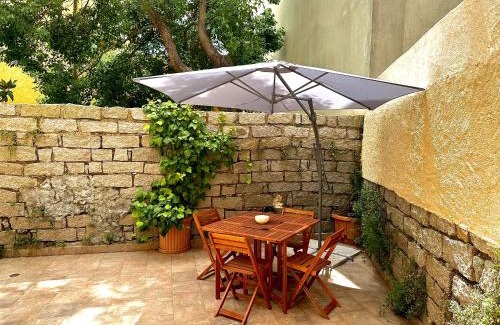 Tempio Pausania Apartment | Spacious 3-Bedroom Apartment with Courtyard in Tempio Pausania - Perfect for Families