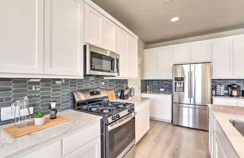 Travis County House | Spacious 3 Bedroom Luxury Austin Home