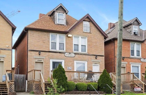 Weinland Park House | Spacious 3 Bedroom near OSU and High St.