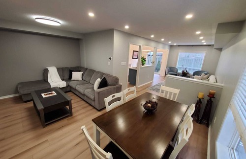 Halton Regional Municipality House | Spacious 3 bedroom Semi-detachednMinutes to GO station and storesnFree Parking