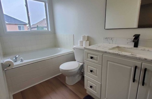 Halton Regional Municipality House | Spacious 3 bedroom Semi-detachednMinutes to GO station and storesnFree Parking