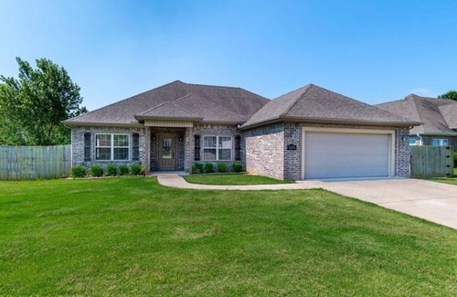 Fayetteville House | Spacious 3 Bedroom Gem with Lighted Patio