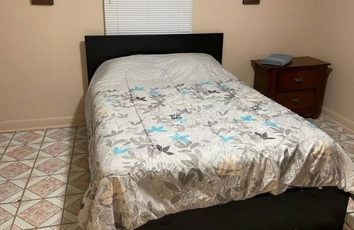 New Britain Apartment | Spacious 3 bedroom apartment in Newbritain CCSU.