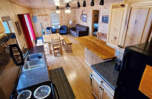 Ray House | Spacious 3 Bedroom Whitetail Cabin In Voyageurs National Park