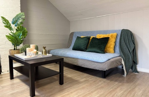 Little Italy House | Spacious 3 Bedrooms Little Italy-Parking