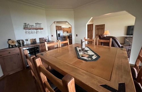 Walker Condo | Spacious 3 BR Leech Lake beachfront condo w/incredible amenities + sunrise view