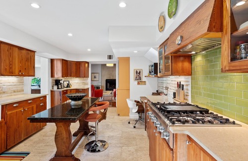 West Oak Hill House | Spacious 3BD/2BA Retreat- Conveniently Located!