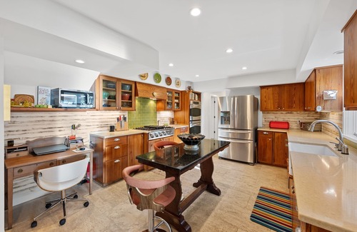 West Oak Hill House | Spacious 3BD/2BA Retreat- Conveniently Located!