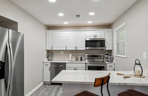 Hanover House | Spacious 3BR/2BA Newly Renovated + Centrally Located, Near BWI
