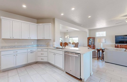 Rio Rancho House | Spacious 3BR 2BA with Mountain Views. Garage included.