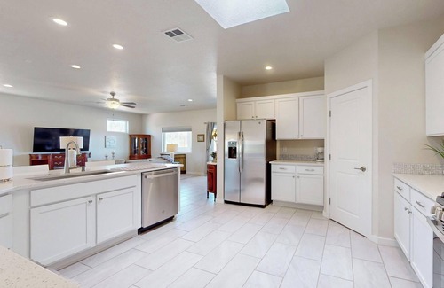 Rio Rancho House | Spacious 3BR 2BA with Mountain Views. Garage included.