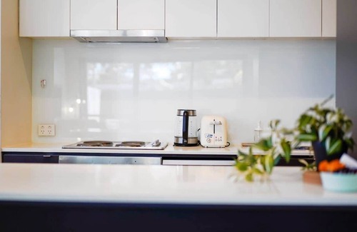 Glen Waverley Apartment | Spacious 3BR Apt at Central Glen Waverley with parking