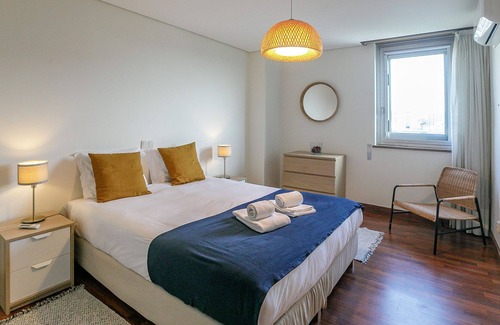 Ramalde Apartment | Spacious 3BR Flat w/ AC & Balcony by LovelyStay