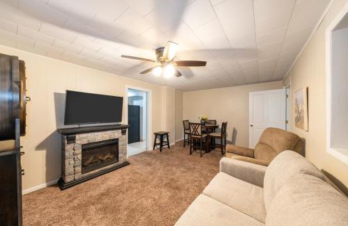 Miller Beach House | Spacious 3BR Home Firepit Grill