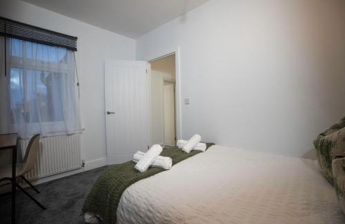 Wainscot Apartment | Spacious 3BR Home, WiFi, Free Parking