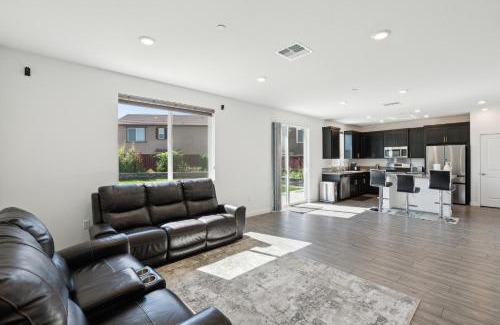 Folsom House | Spacious 3BR Home with Charming Backyard home