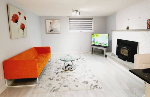Erin Mills House | Spacious 3BR Lower Suite in Mississauga w/ Parking