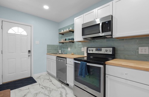 Glen Echo Apartment | Spacious 3BR Near OSU with New Kitchen & Luxe Showers