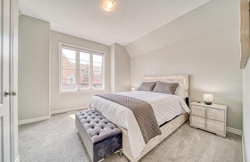 Ajax House | Spacious 3BR Townhome Near Casino & Thermea Spa