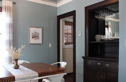 Lowry Hill East House | Spacious 3BR Two-Level House in the center of Minneapolis near Lake of the Isles