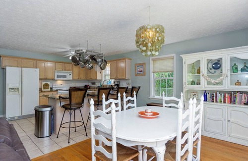 Emerald Isle House | Spacious 3BR w/Hot Tub, Game Room & Golf Cart – Pet Friendly Getaway!
