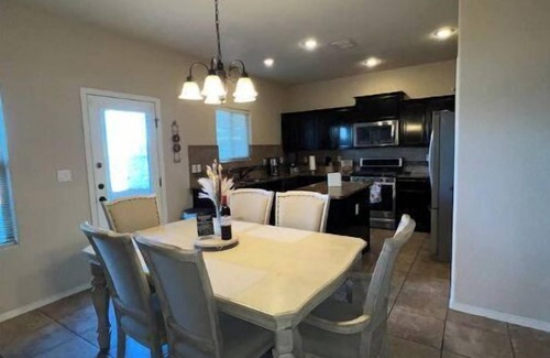 Biggs Field House | Spacious 4 BD 3.5 BTH home near I-10 and Loop 375