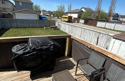 Southeast Edmonton House | Spacious 4 Bdm Duplex